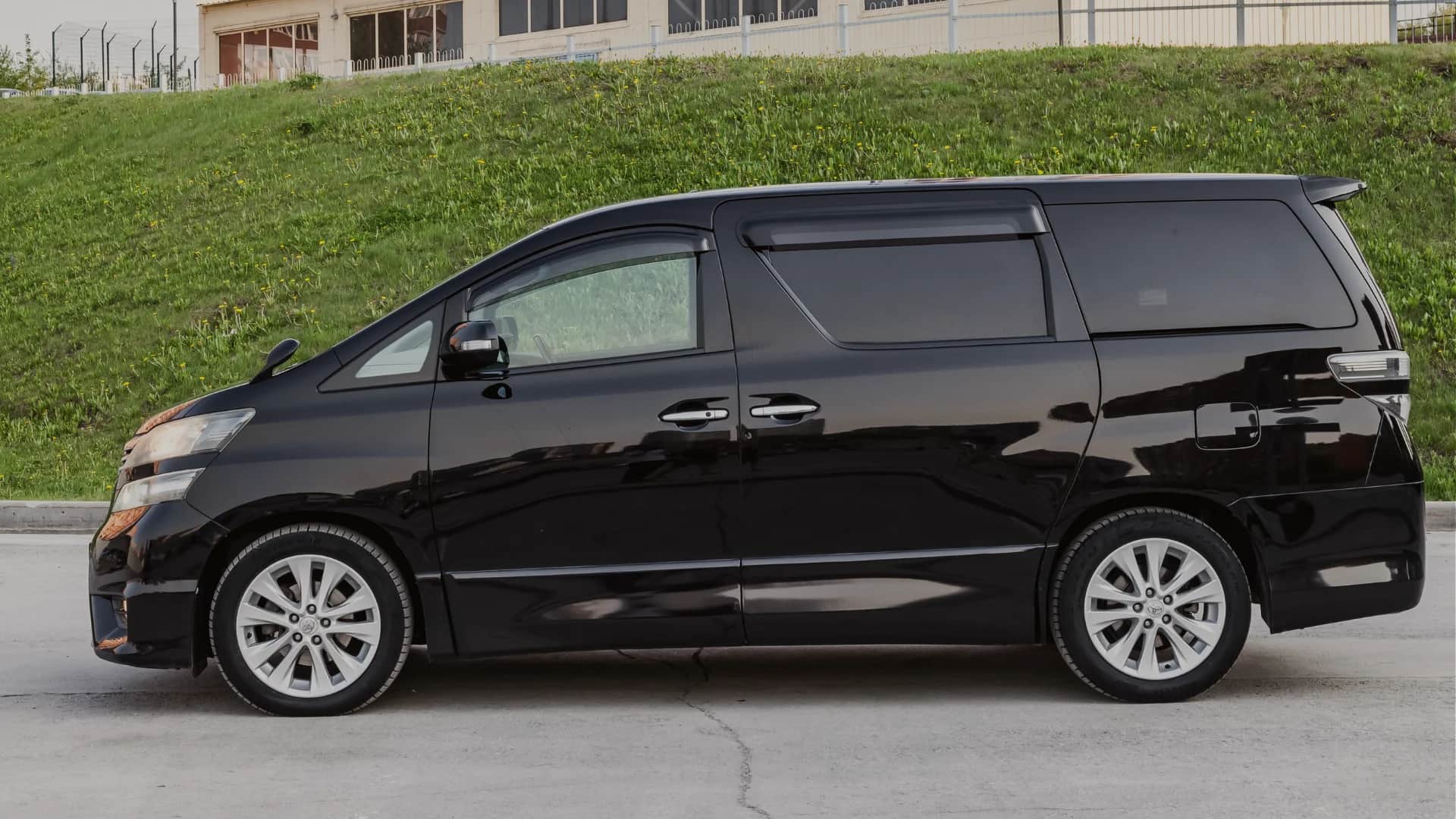 Minivan in Marrakech. Fixed-Price Private Driver Service